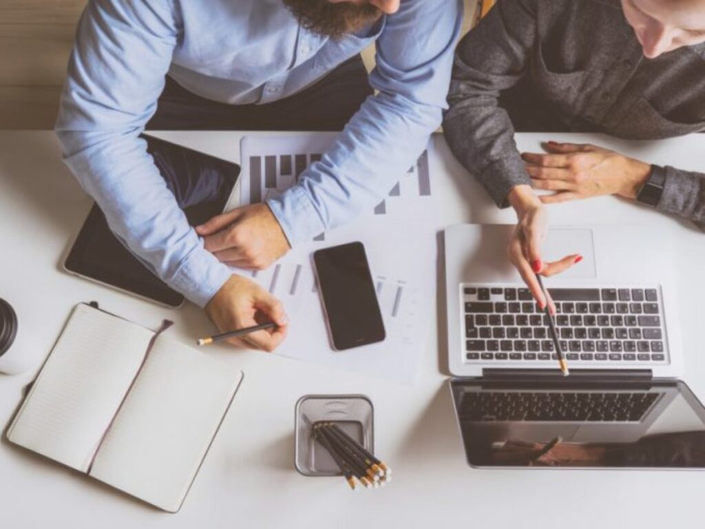 Negocio Digital: Cómo Emprender en UK sin Local Físico