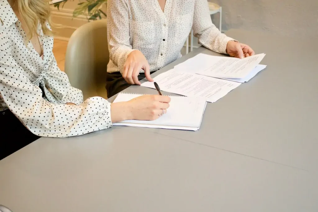 Cómo redactar un contrato de trabajo en Reino Unido